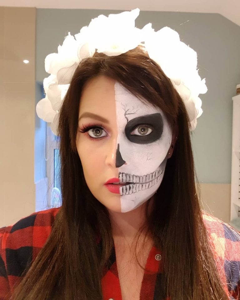 Halloween Make up Skelett schminken Frauen halbes Gesicht einfach
