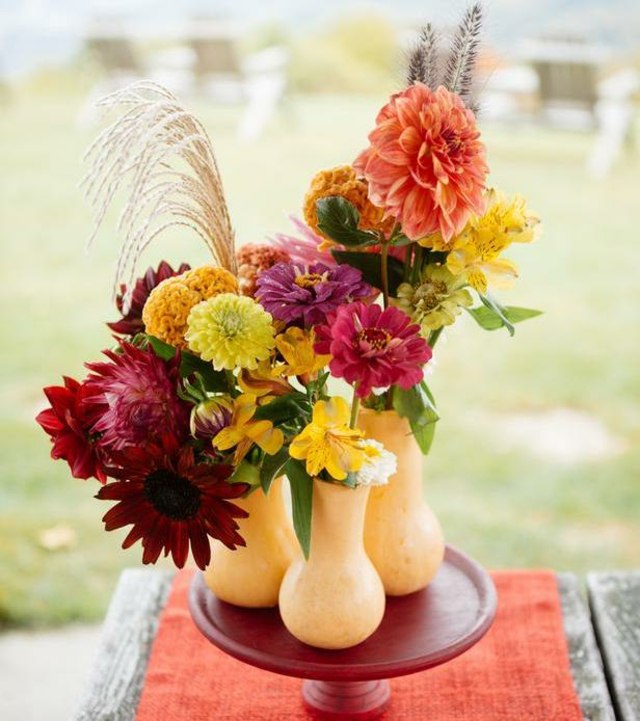Vasen Herbstblumen Tischdeko Ideen frische 