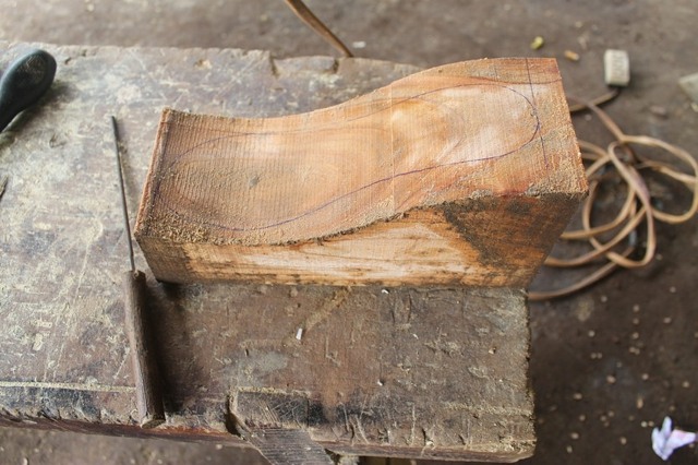 Schuhe Holzschnitzere Sohle Etappen Baumstamm