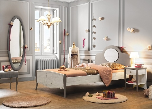 Klassische-möbel-Mädchenzimmer-ovaler-Wandspiegel-elegantes-Design-Grau