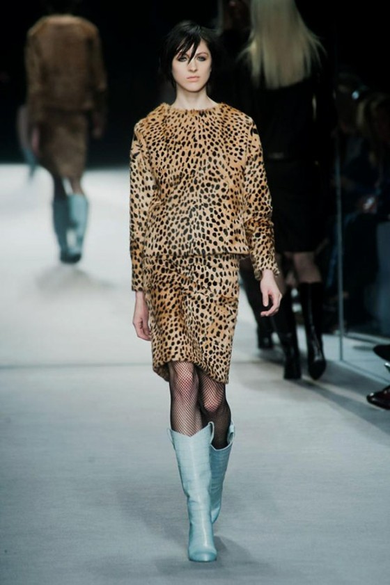 Kleid-mit-Leoparden-Muster