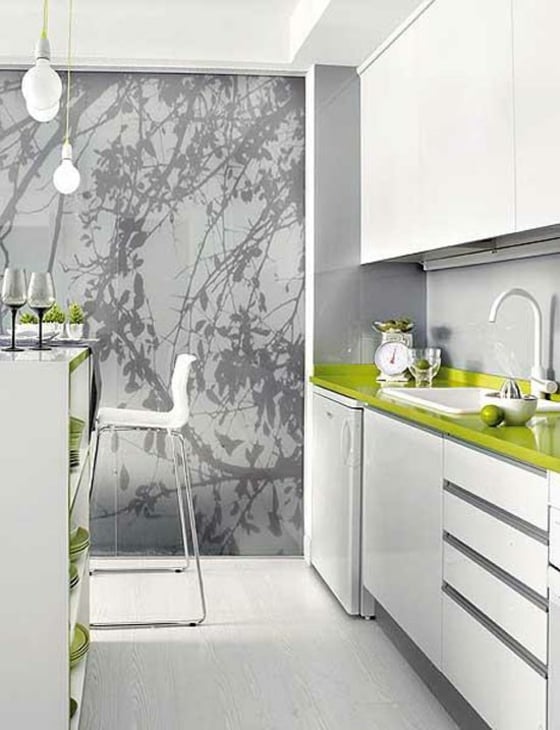 Luxus-in-der-Küche-Wohnung-grüne-Arbeitsplatte