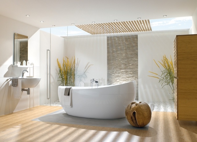 Moderne-Whirlpools-ergonomische-Formen-Badezimmer-Highlight