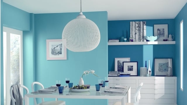 Wandfarbe hell dunkelblau weiße Möbel