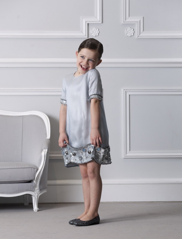 Outfit-Ideen-Mädchen-Kleid-zum-ersten-Schultag-Ballerina-schuhe-dior