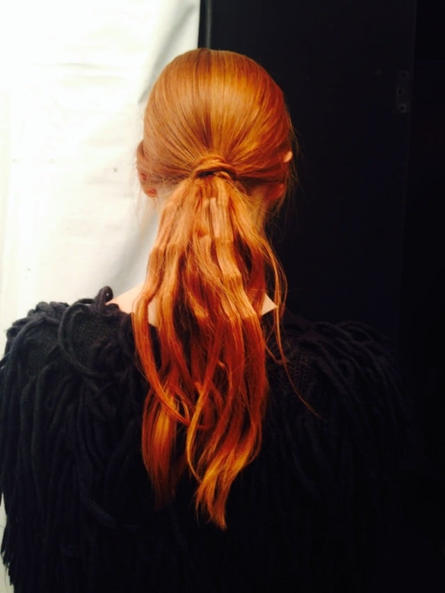 Pferdeschwanz-lange-Haare-orangene-Haaren
