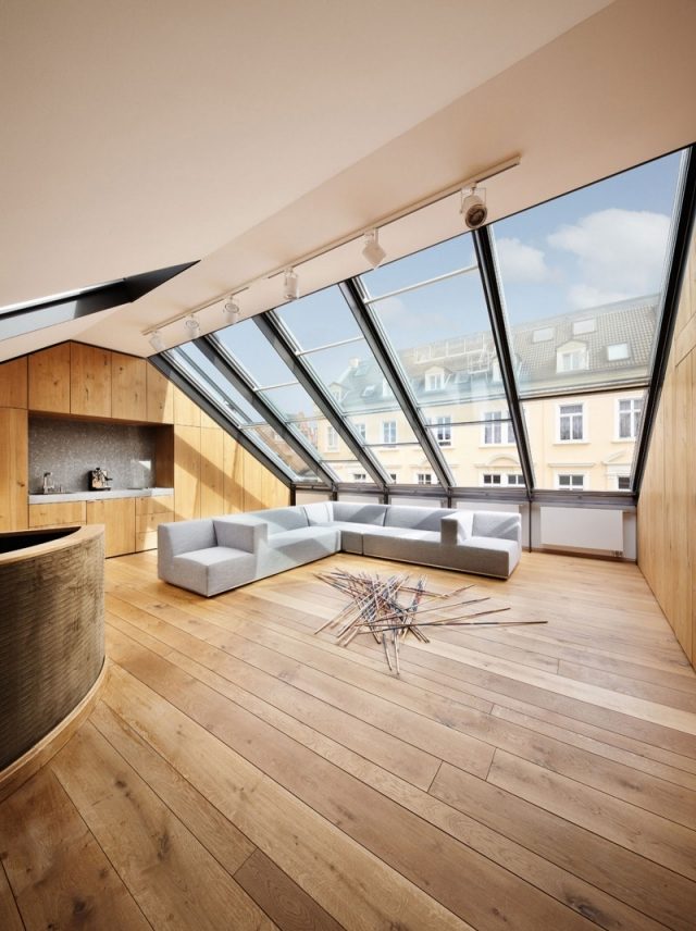 Pünktchen-Einfamilienhaus-viel-licht-transparenz-satteldach-konstruktion-Dachfenster