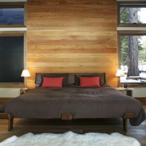 Schlafzimmer moderne Einrichtung Inspirationen Holzwand Doppelbett