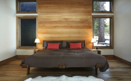 Schlafzimmer moderne Einrichtung Inspirationen Holzwand Doppelbett