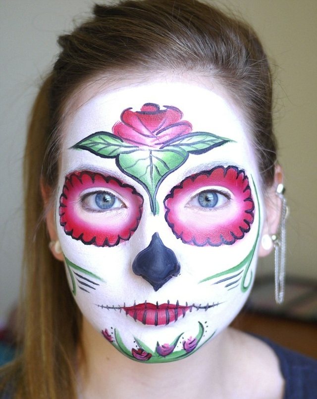Schminke Halloween Frauen Makeupo Rose Gesicht bemalen Totenkopf