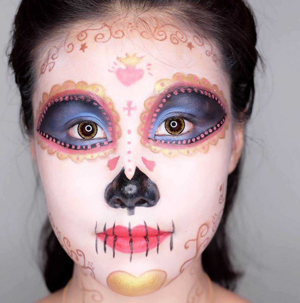 Skelett Gesicht Halloween schminken Frauen Ideen
