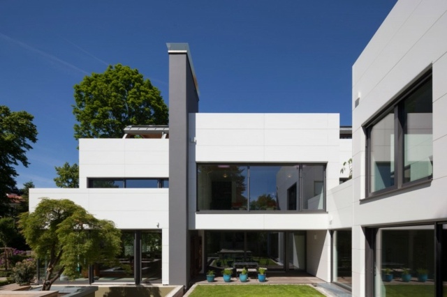 Fassade modern stilvoll Glasfronten Garten