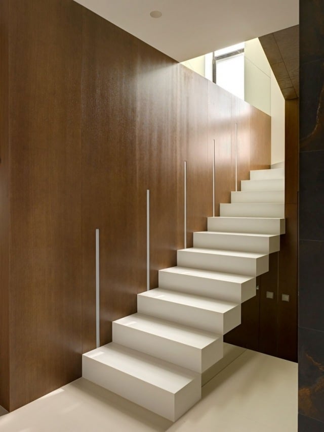 Treppen-in-puristischen-Architektenhäusern-minimalistisch-aufgang-lichtfuge