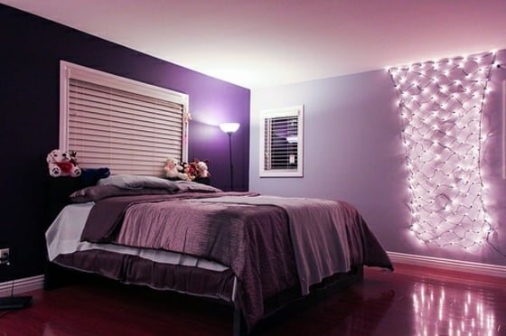 Violett-Akzente-Schlafzimmer-Beleuchtung-Lichterkette