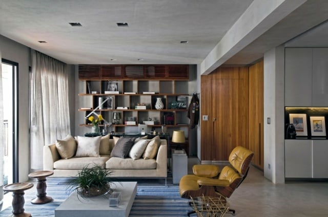 System Sofa-neutrale Farbe Karamel Sessel Beton Boden