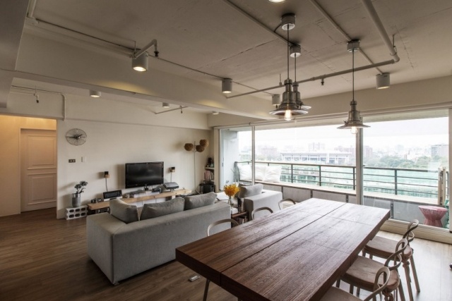 Wohnzimmer-Balkon-Aussicht-Taiwan-rustikaler-Massivholz-Esstisch