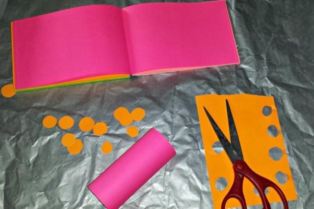 anleitung-eule-toilettenpapierrolle-rosa-orange-papier