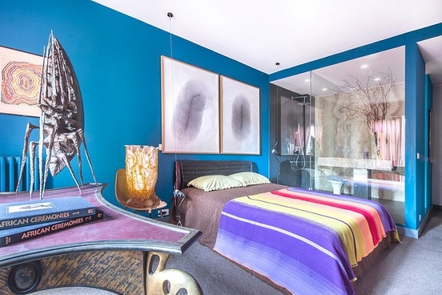 design-schlafzimmer-stoffe-gemustert-dekoration-wandfarbe-blau