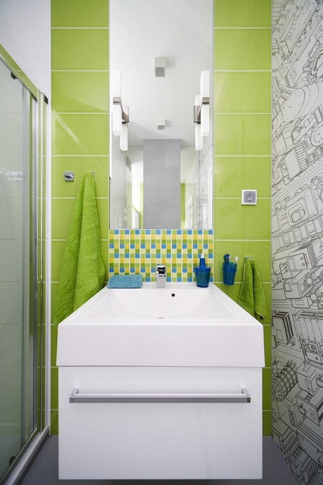 farbgestaltung-wohnung-grün-badezimmer-grafik-tapeten-motiv-modern