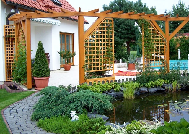 Pergola Im Garten Als Ruckzugsort Mit Bluhenden Wanden