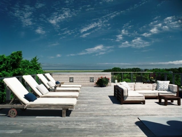 holzboden patio terrassendesign liegestuhl gartenmöbel modern