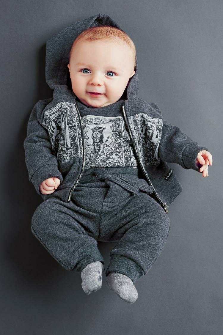 kleidung für baby anzug idee grau farbe modern