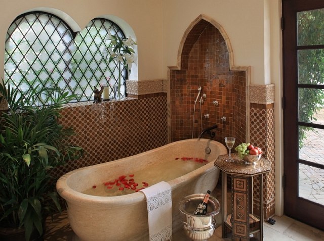 marokkanische-Badewanne-exotische-dekorative-Ergänzungen
