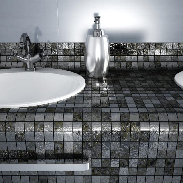 moderne-Badezimmer-Mosaikfliesen-metallic-effekte-italienischer-Stil