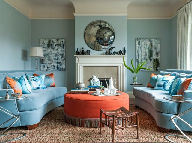blaues Sofa Set orange rund Hocker