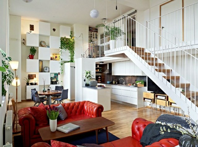 zwei etagen wohnung küche wohnzimmer rote couch