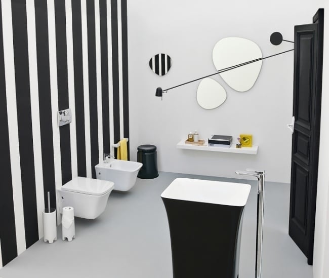 Badezimmer-Ideen-Wandgestaltung-Farbe-weiß-schwarze-streifen-Artceram-Cow-Kollektion-art-deco