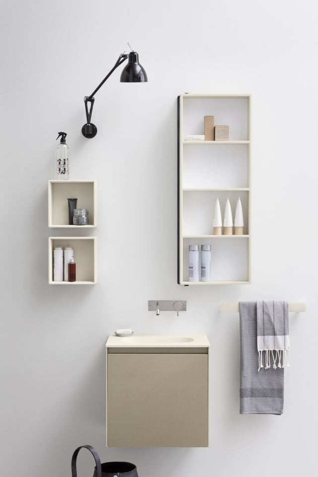 Badezimmer-Spiegelschrank-Moode-Regalsystem-Regalwürfel-Wandlampe