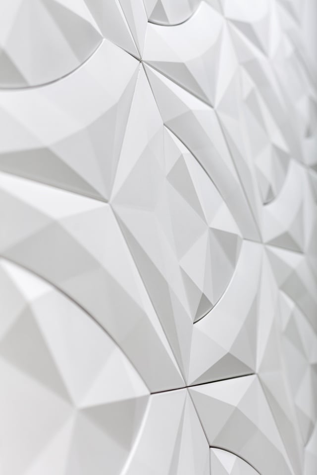 Cruck-3d-wandfliesen-design-feinbeton-geometrische-formen