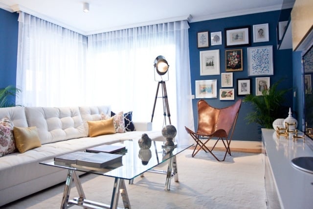 Design-Wohnzimmer-farben-blau-wände-streichen-dekoration-ideen-persönliche-bilder