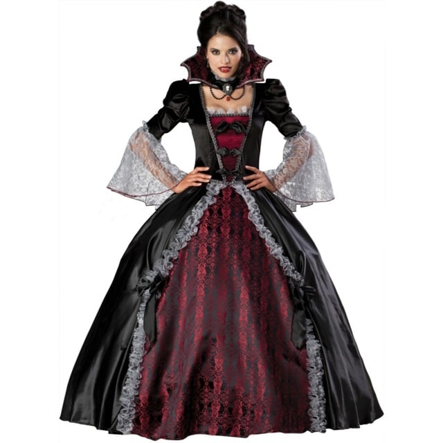 Die-Vampiren-Lady-mit-burgunderroter-Robe
