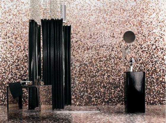 Dusche-mit-schwarzer-Vorhang-braune-Mosaik-Fliesen-3D-Effekt