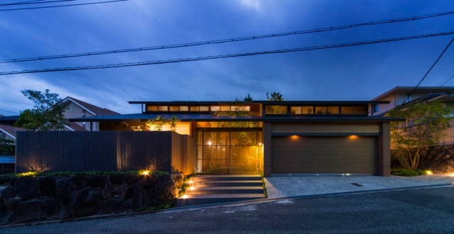 japanischer Stil Holz Fassade modern ein Stockwerk