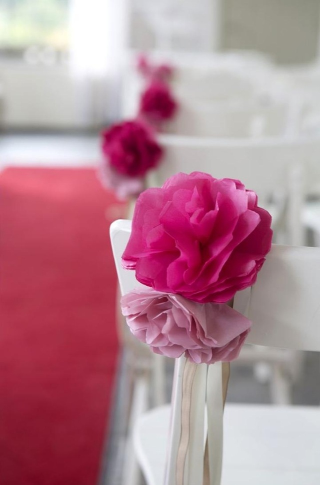 Hochzeitsdekoration-stühle-Trauung-Stoffblume-diy-pink