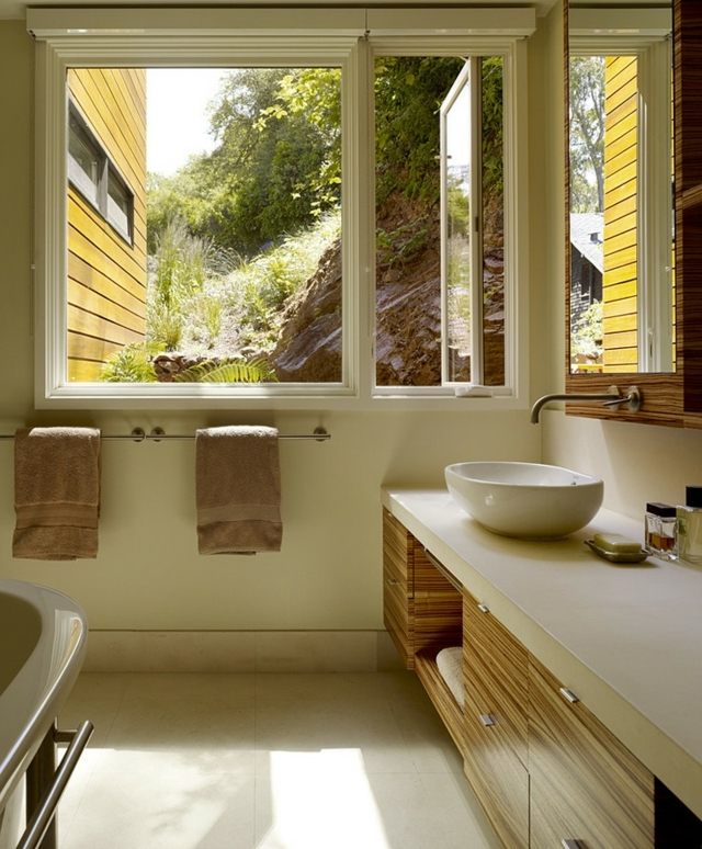 Unterschrank Waschbecken freisehend Haus schöne Natur
