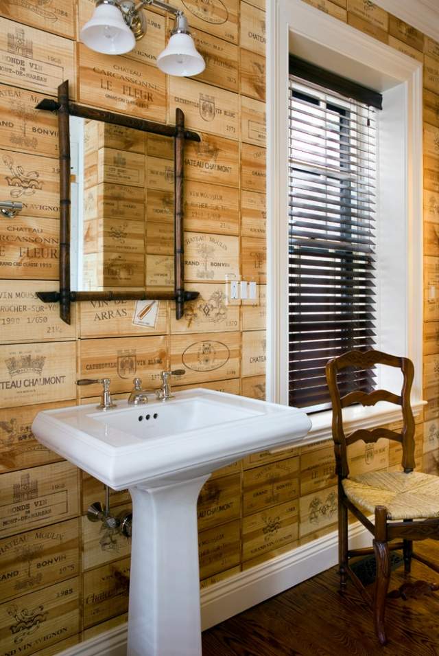 Ideen-Wandgestaltung-Bad-Wände-Tapeten-imitieren-Holzkiste-recycelt