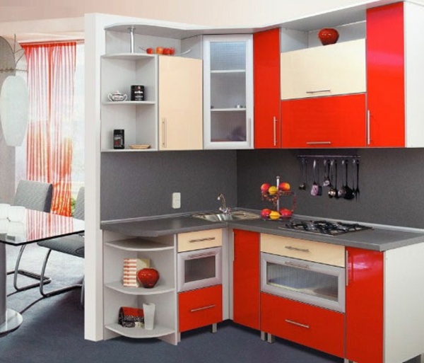 Küchenzeile-in-bunten-Farben-Esszimmer