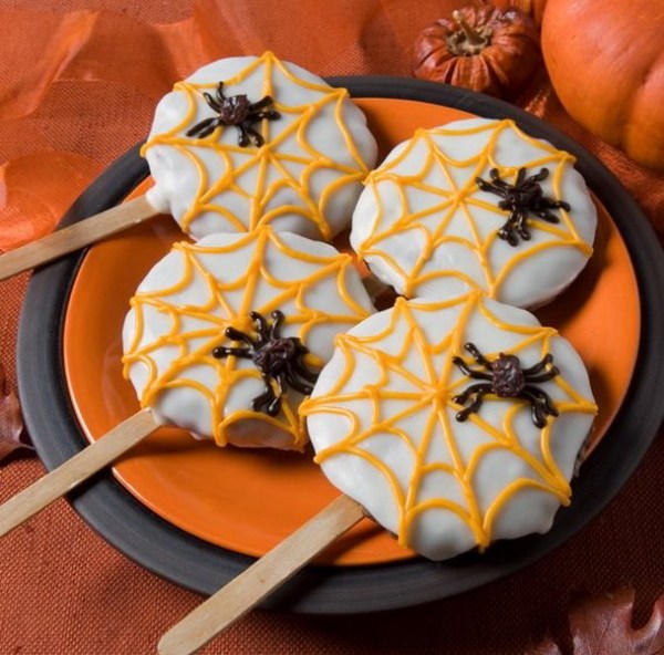 Lutscher-kekse-Halloween-Motive-Spinnen-weiße-Schokolade-Bilder-Ideen