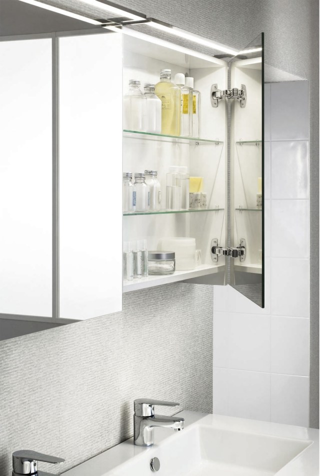 SOBRO-Badezimmer-Spiegelschränke-Abstellmöglichkeiten-Wanddesign-Metallic