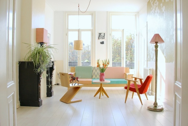 Wohnideen Sofa Set Stühle Lampe einrichten Pastellfarben