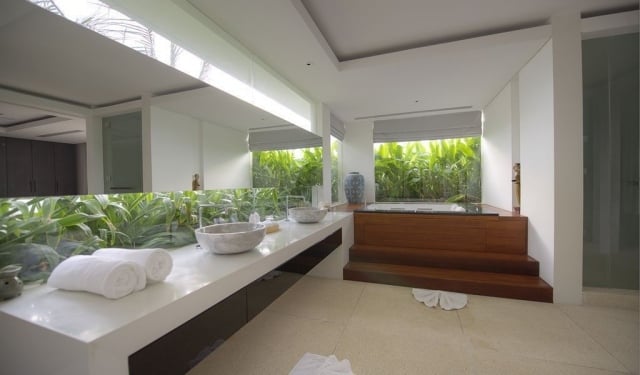 badezimmer-glawand-zen-ambiente-eingebaute-badewanne