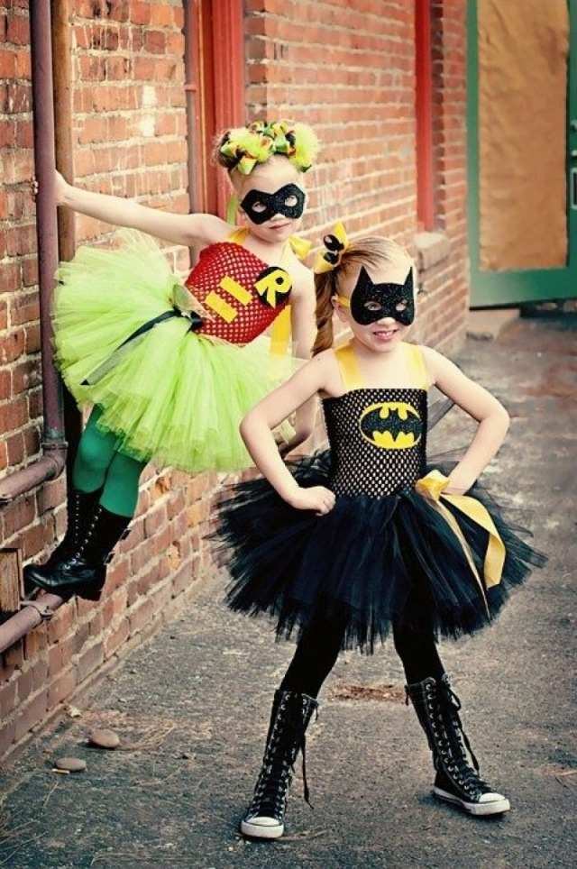 batman-maske-halloween-lustige-kostüme-ideen-für-geschwister-mädchen