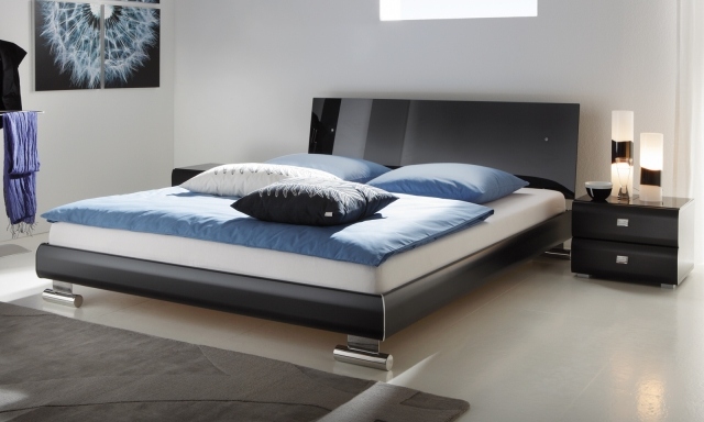 bett-modern-schwarz-hasena-metall-füße-schlafzimmer-möbel