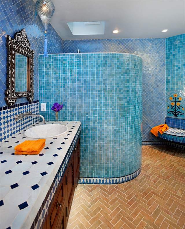 blaue-Mosaik-Fliesen-Badezimmer-Dusch-Schnecke-orientalisch-flair
