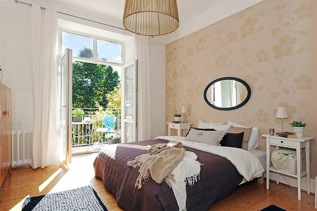 einrichtung-skandinavisch-modernes-apartement-schlafzimmer-florale-tapete