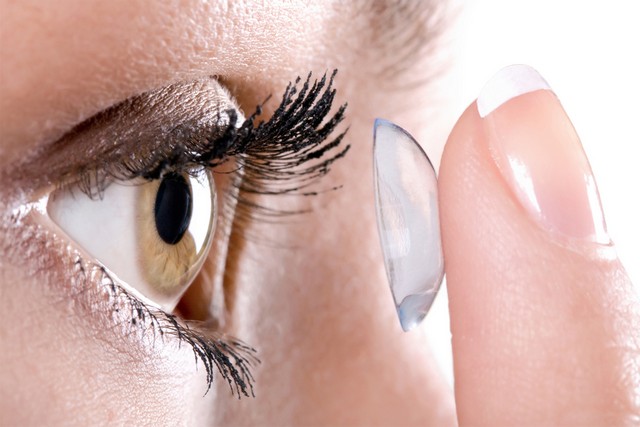 Kontaktlinsen braune Augen Farbe betonen